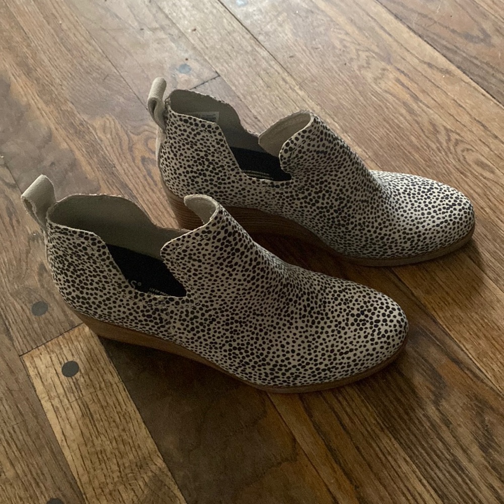 TOMS Kallie wedge